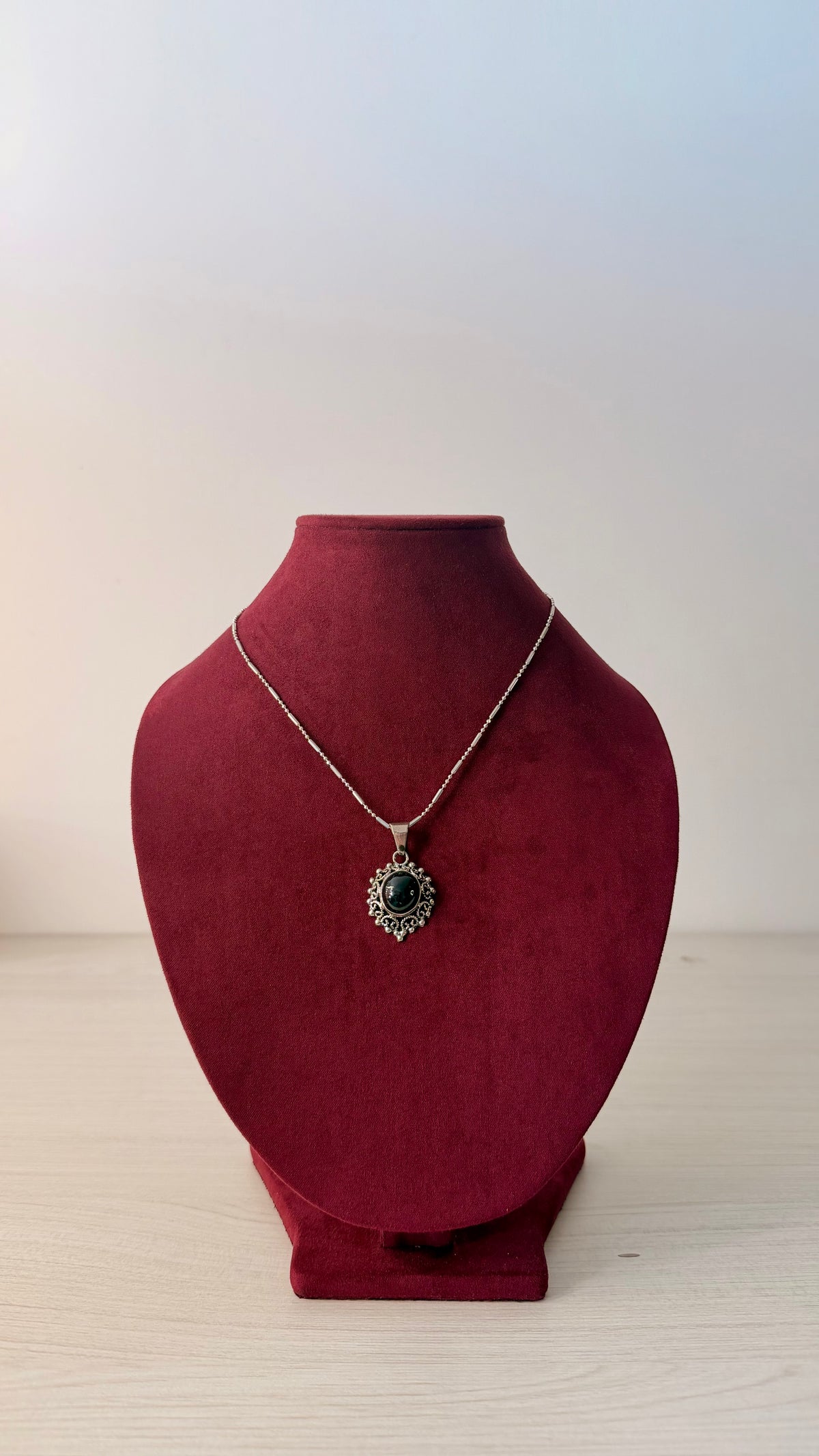 Granate Estrella Negro Oval en Plata